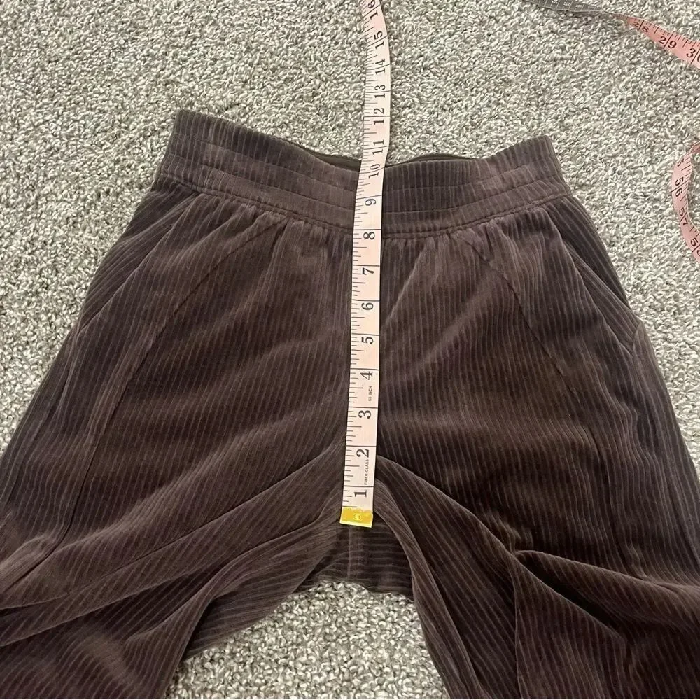 Lululemon Scuba Mid-Rise Wide-Leg Crop *Velvet Cord Espresso Size 0